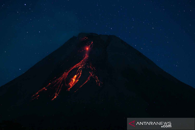 Lava pijar Gunung Merapi