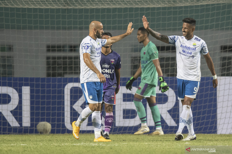 Liga 1: Persib tekuk Persita 2-1