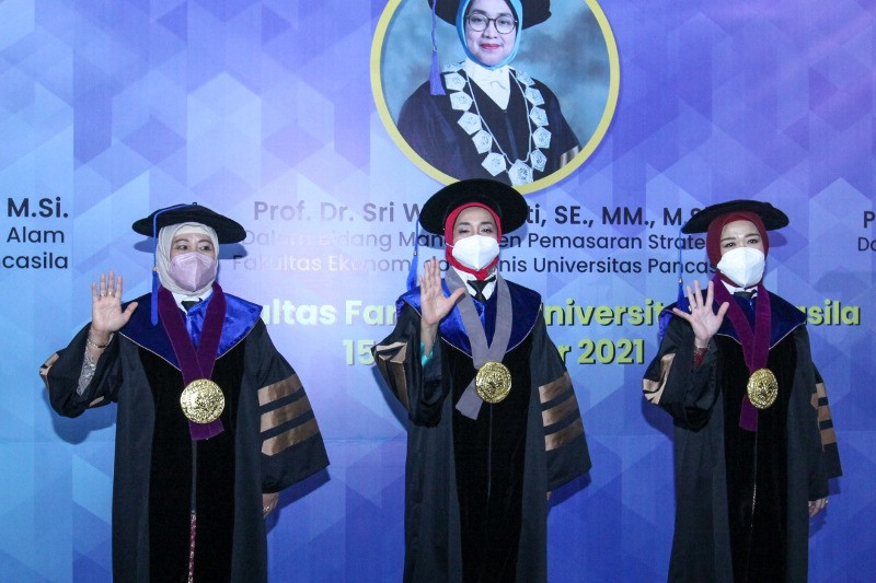 Universitas Pancasila kukuhkan tiga guru besar