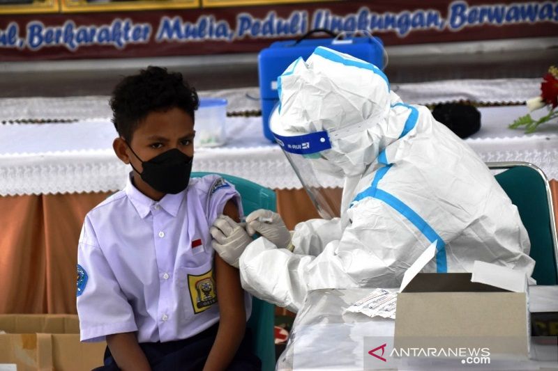 Vaksinasi siswa SMPN 1 Merauke Papua