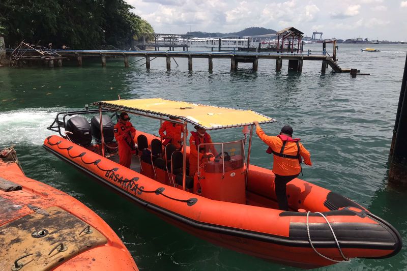 Dua orang hilang dalam tabrakan kapal kayu di Batam
