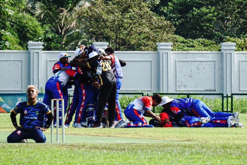 PON Papua-Gubernur Papua apresiasi kriket persembahkan emas perdana