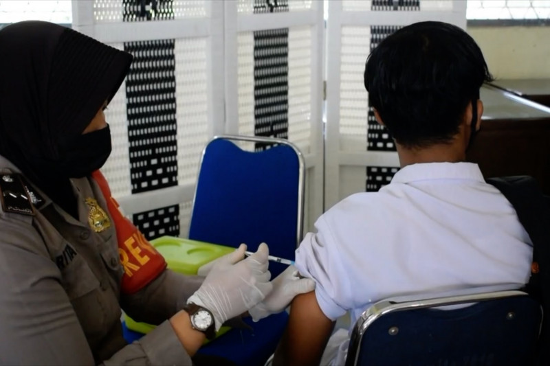 Antusias siswa SMK 6 Padang ikuti vaksinasi