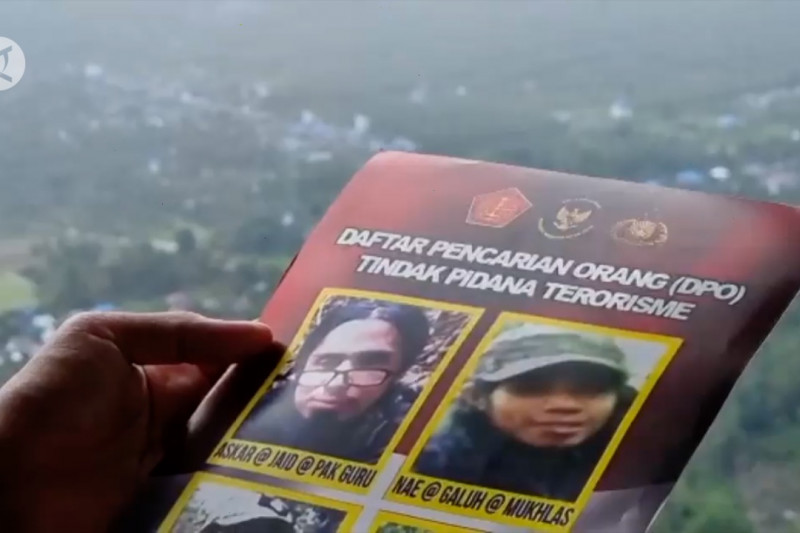 Satgas Madago Raya sebar selebaran foto sisa anak buah Ali Kalora