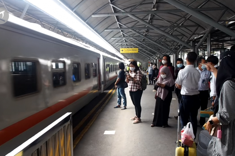 52 KA lokal di Daop 8 Surabaya kembali beroperasi