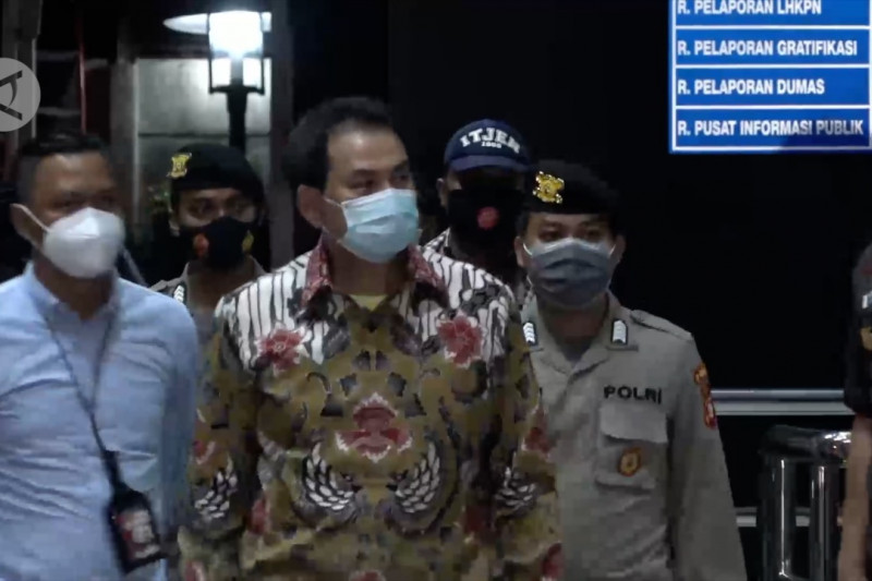 KPK jemput paksa Azis Syamsuddin