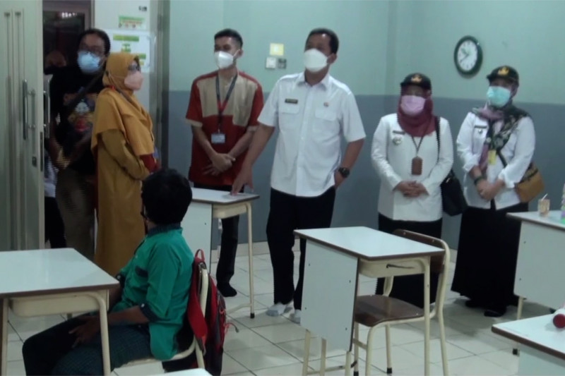 Pemkot Bandung kerahkan SKPD awasi PTM terbatas di sekolah