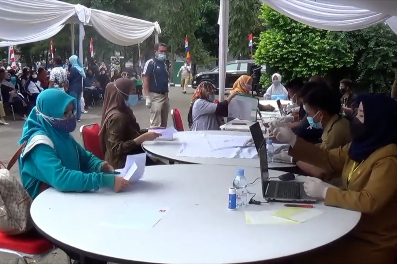 Ribuan calon peserta ujian P3K ikuti tes usap antigen gratis