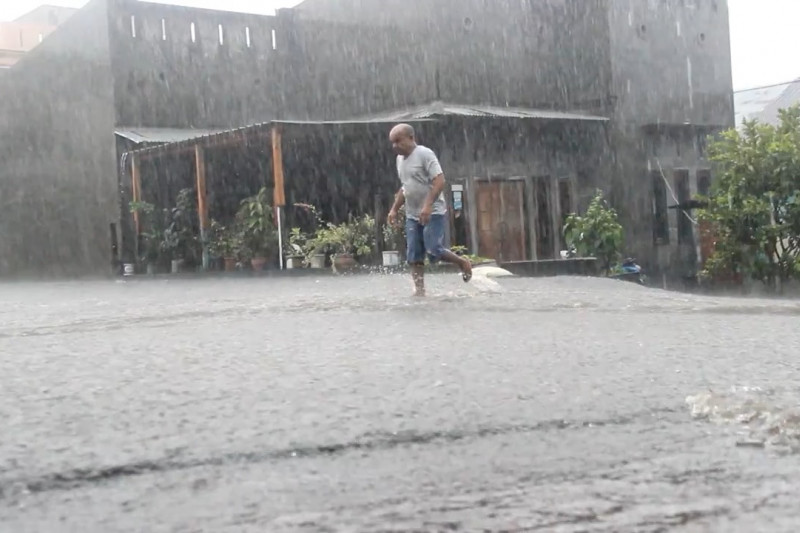 Hujan deras sebabkan banjir di Ternate