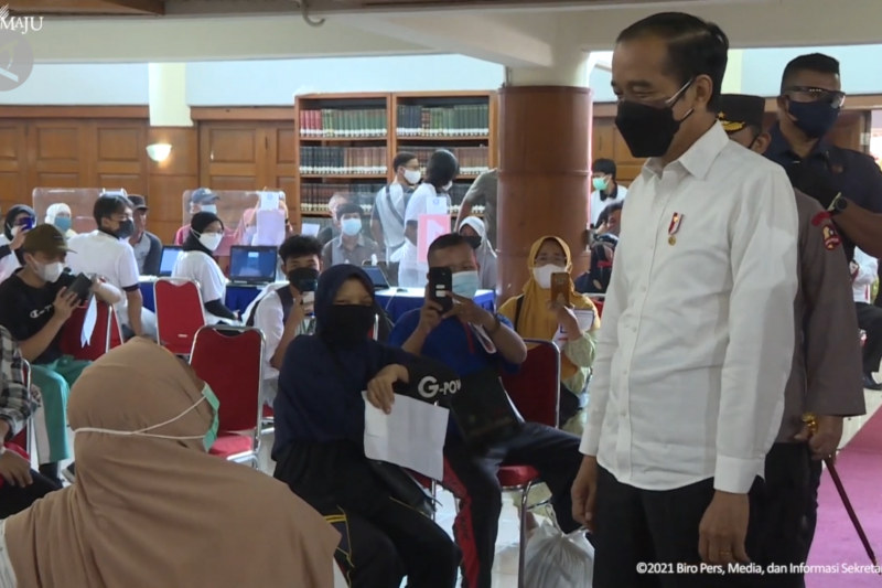 Presiden tinjau Vaksinasi Merdeka di kampus IPB