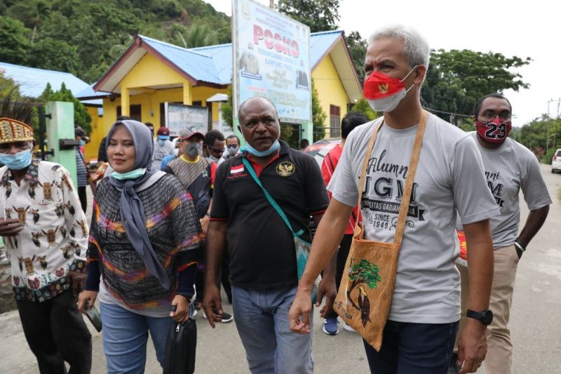 Ganjar tawarkan kerja sama desa Jateng-Papua