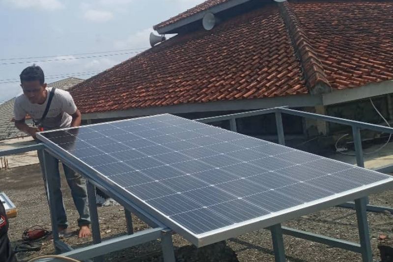 LPPM Undip bangun instalasi PLTS di Ponpes Tangho Banjarnegara