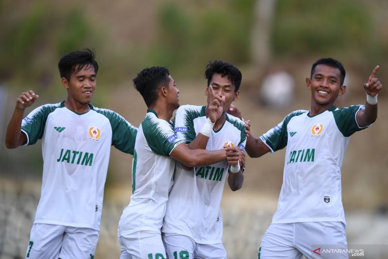 Sepak bola putra Jatim bekuk Sumut 2-0, tapi keduanya lolos grup PON Papua