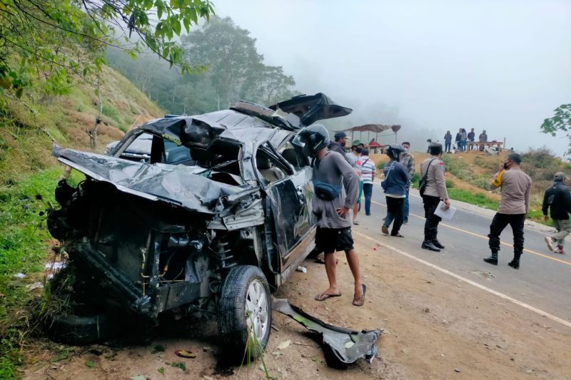 Mobil terjun ke jurang sedalam 30 meter di Pusuk Sembalun, satu meninggal