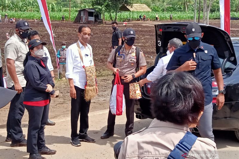 Presiden apresiasi semangat warga Sorong mengikuti vaksinasi maritim