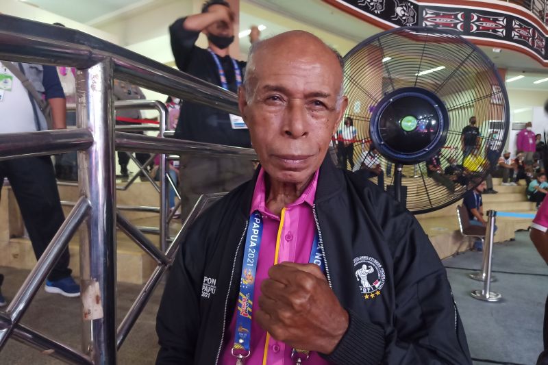 Levi Rumbewas dan mesin waktu PON Papua