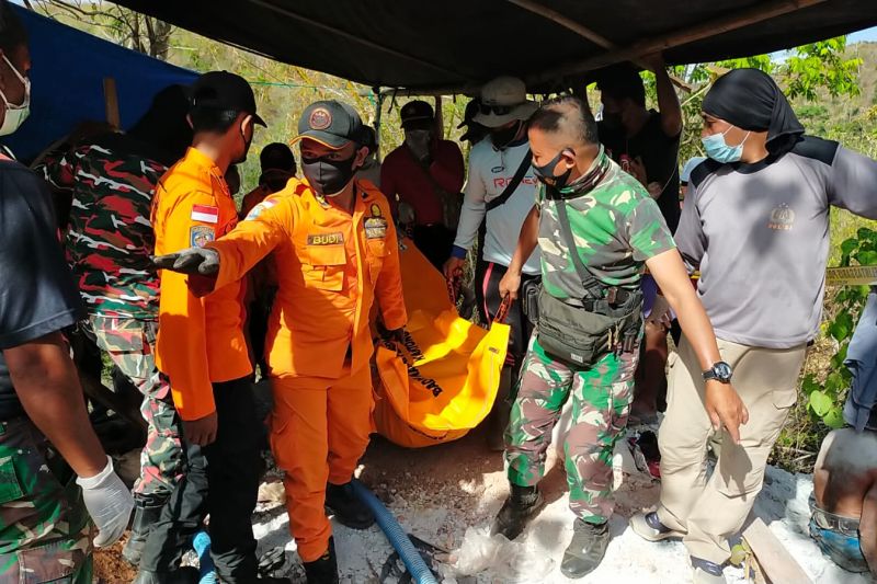 Empat orang penambang emas tewas dalam satu lubang di Sumbawa