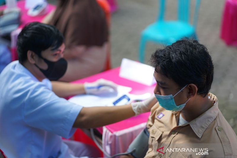 Penerima dua dosis vaksin COVID-19 di Indonesia capai 99 juta orang