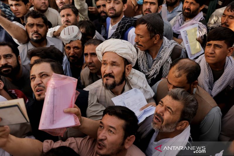 Taliban mulai membayar gaji pegawai negeri Afghanistan