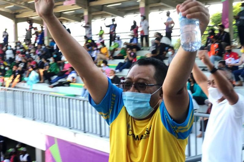 Gubernur NTB ikut berjingkrak saksikan voli pasir pastikan ke final