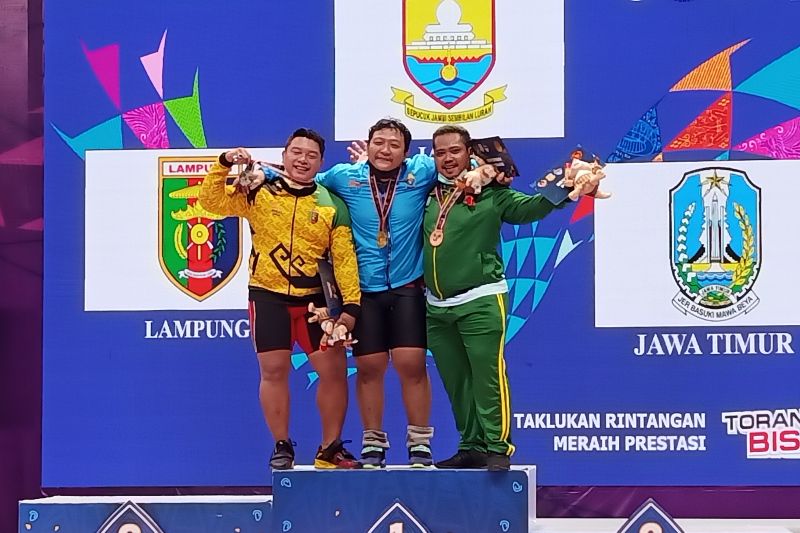 Lifter Ripqi Ramadhan persembahkan emas PON Papua untuk Jambi