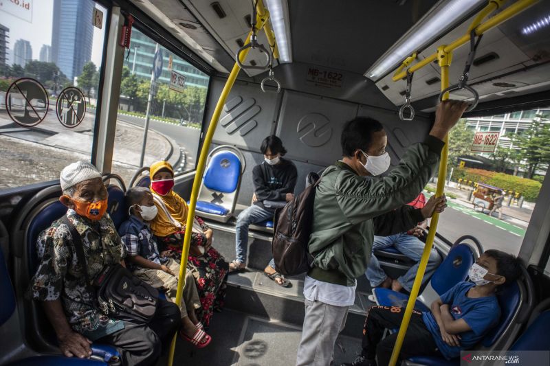 Masyarakat diminta tetap taati prokes di angkutan umum