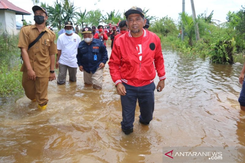 Wakil Bupati Penajam kunjungi warga korban banjir
