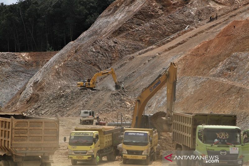 PEMBANGUNAN BENDUNGAN AMERORO DI KONAWE