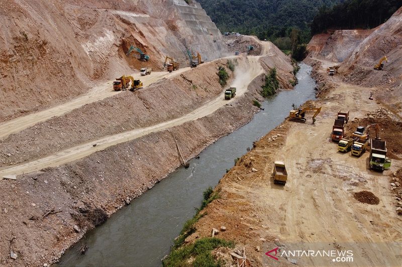 PEMBANGUNAN BENDUNGAN AMERORO DI KONAWE