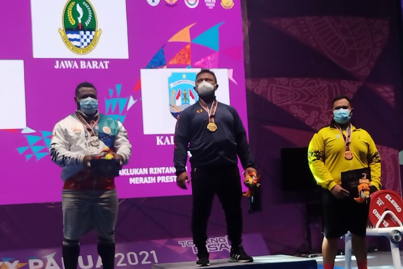 Asep Setiawan persembahkan emas ketujuh Jabar dari angkat berat