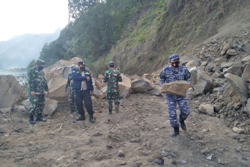 TNI AL dirikan Pos Siaga Bencana gempa di Karangasem-Bangli