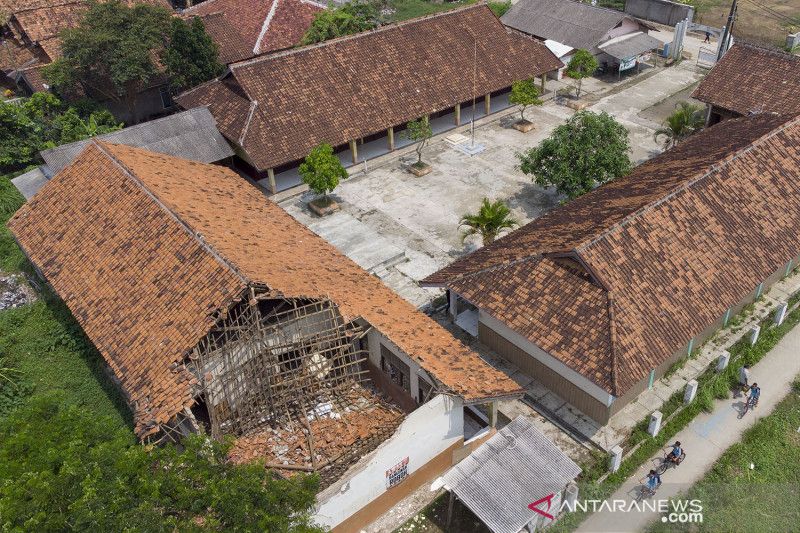 Bangunan SDN Rengasdengklok Selatan VI roboh