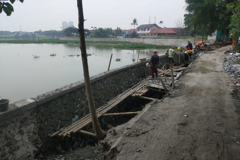 Cegah banjir, Pemkab Tangerang normalisasi aliran sungai