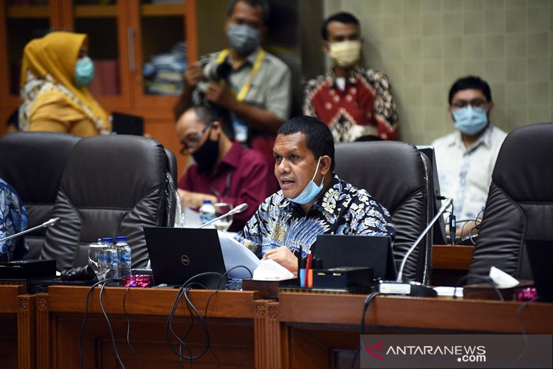 Anggota DPR: Perintah presiden terkait biaya PCR harus dijalankan