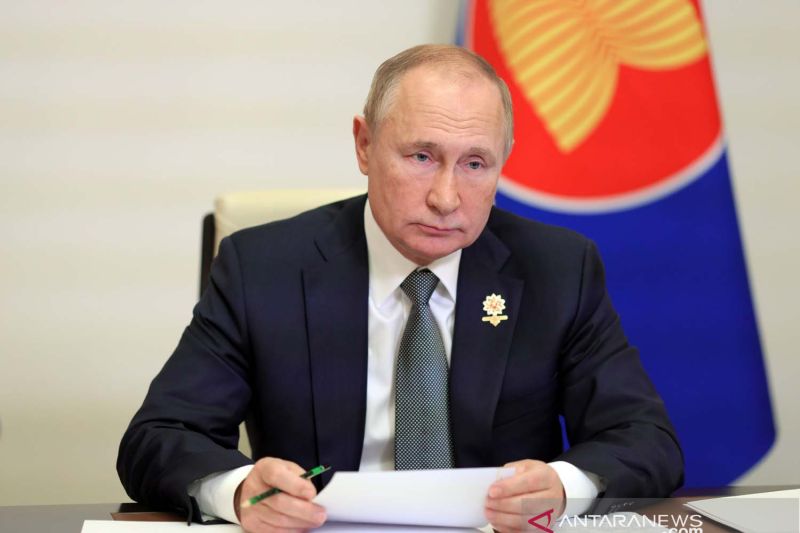 Putin divaksin kembali untuk kekebalan terhadap COVID-19