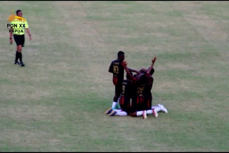 lumat-sumut-2-0,-tim-sepak-bola-putra-papua-maju-ke-semifinal Lumat Sumut 2-0, Tim Sepak Bola Putra Papua maju ke semifinal thumbnail