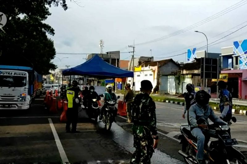 Saham Jepang Dibuka Melonjak Bersiap Raih Kenaikan Mingguan 2 Persen Halloindo<script async src=