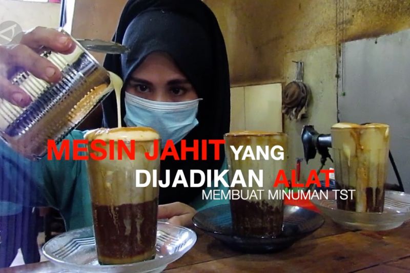 Mesin jahit yang dijadikan alat membuat minuman TST