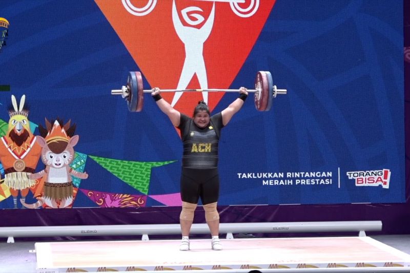 Pecahkan rekor, lifter Nurul Akmal persembahkan emas untuk Aceh