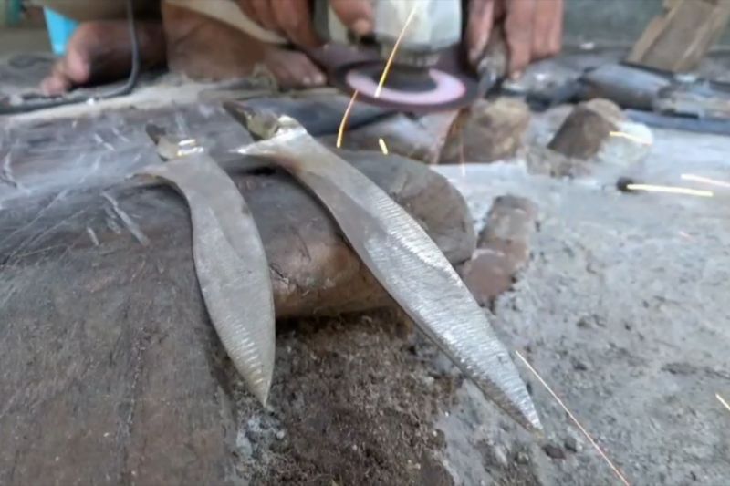 Mendongkrak pembuatan Rencong Aceh yang nyaris punah