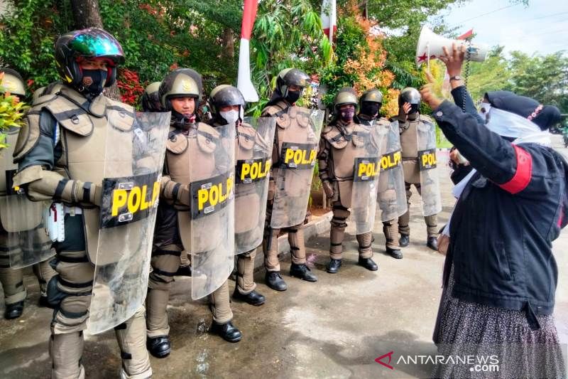 Demo ricuh, empat Satpol PP dan satu mahasiswa di Aceh Barat terluka