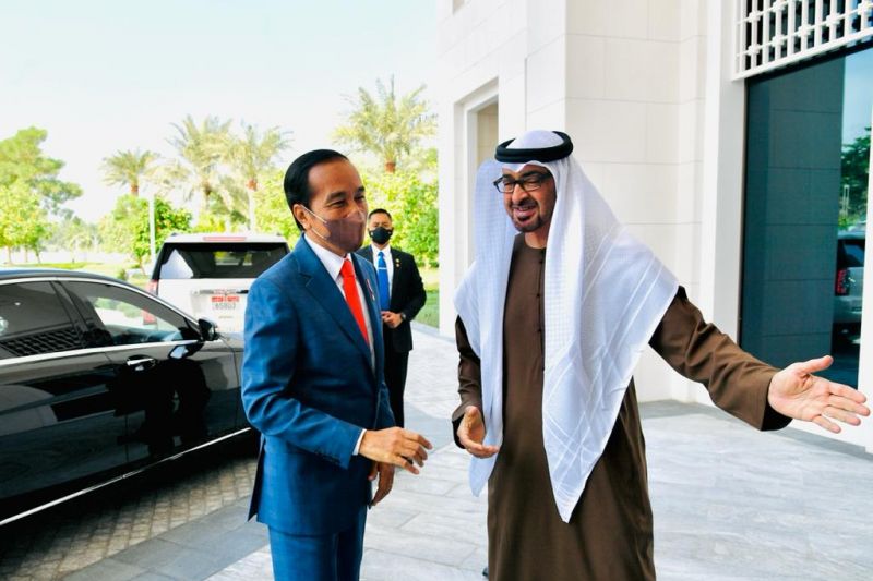 Jokowi disambut Putra Mahkota Abu Dhabi saat tiba di Al-Shatie