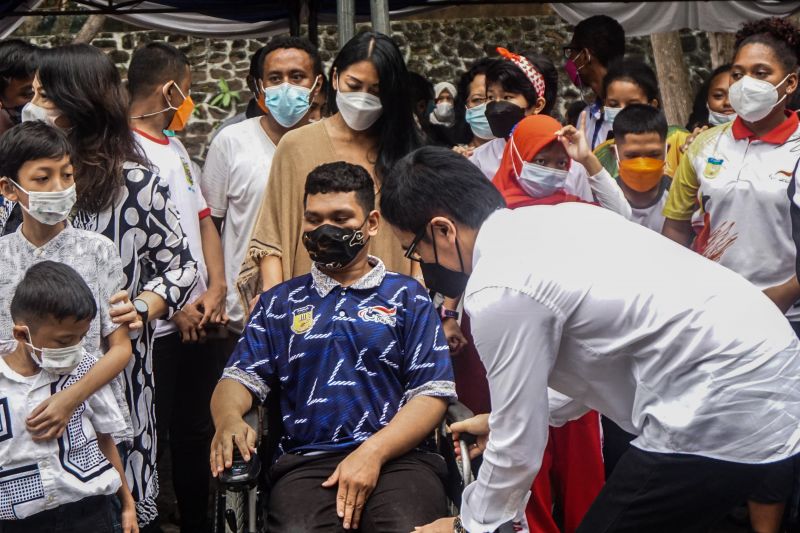 Anggun dan 150 anak nyanyikan "Indonesia Raya" di pembukaan Peparnas