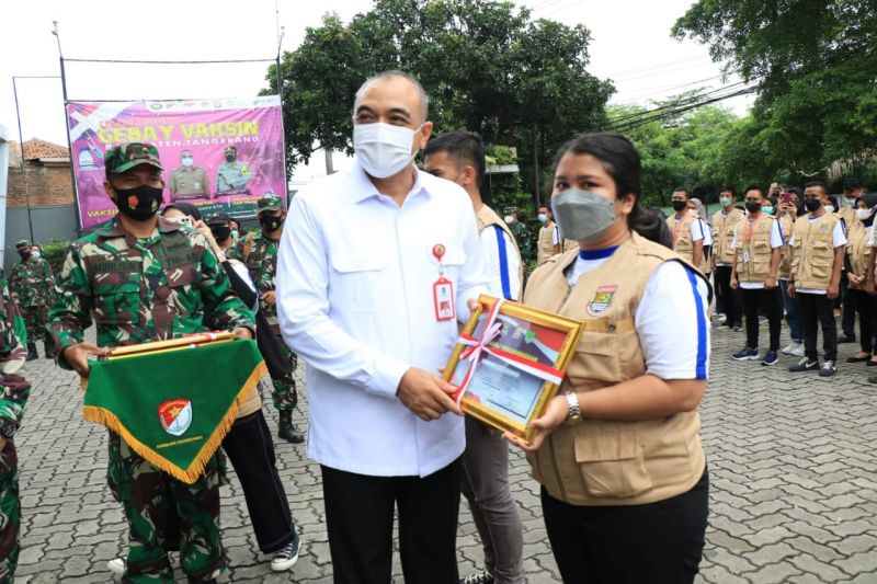 Bupati Tangerang lepas ratusan nakes RSDC Wisma Atlet