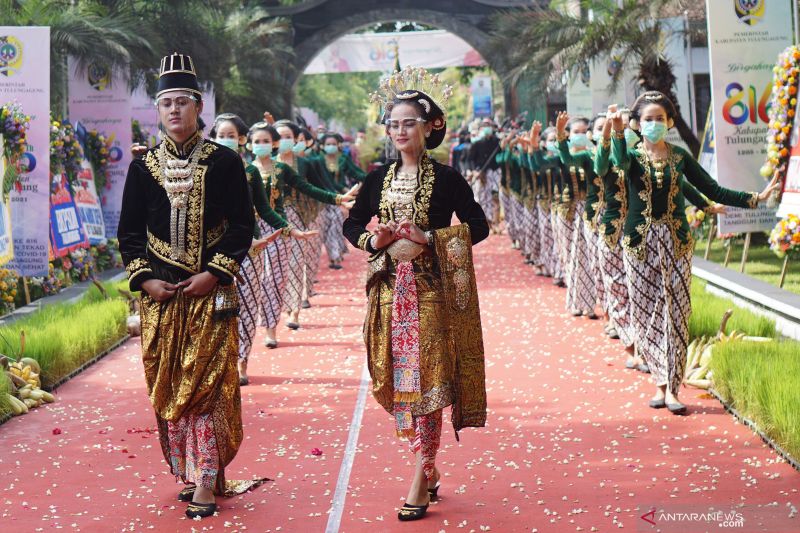 MENGENAL TRADISI BUDAYA RAGAM SAPAAN DALAM SILSILAH KELUARGA JAWA ANTARAFOTO RUWATAN BERSIH NAGARI HARI JADI TULUNGAGUNG 18112021 DS 5