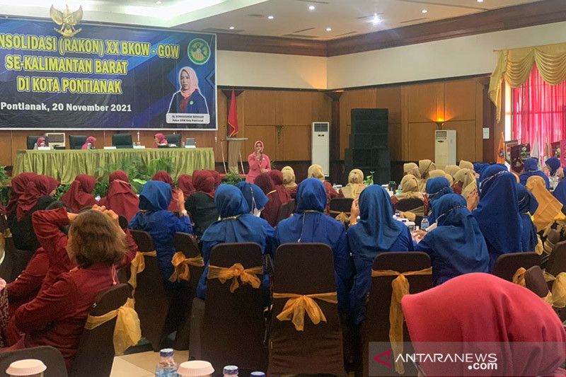 Ketua DPD RI dorong peningkatan literasi teknologi kaum perempuan