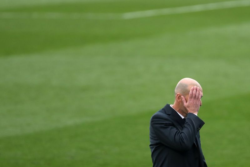 Zidane kembali tolak latih Manchester United