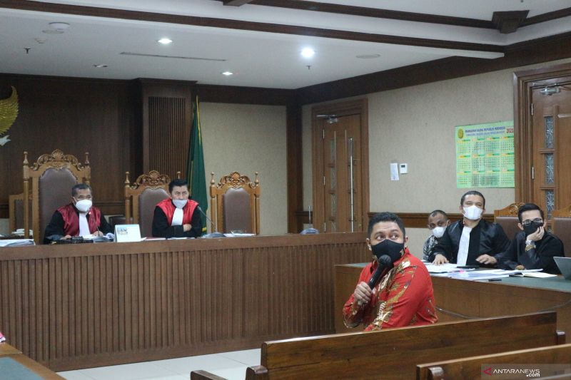 Jaksa ungkap penyerahan Rp1,5 miliar dari Aliza ke eks penyidik KPK