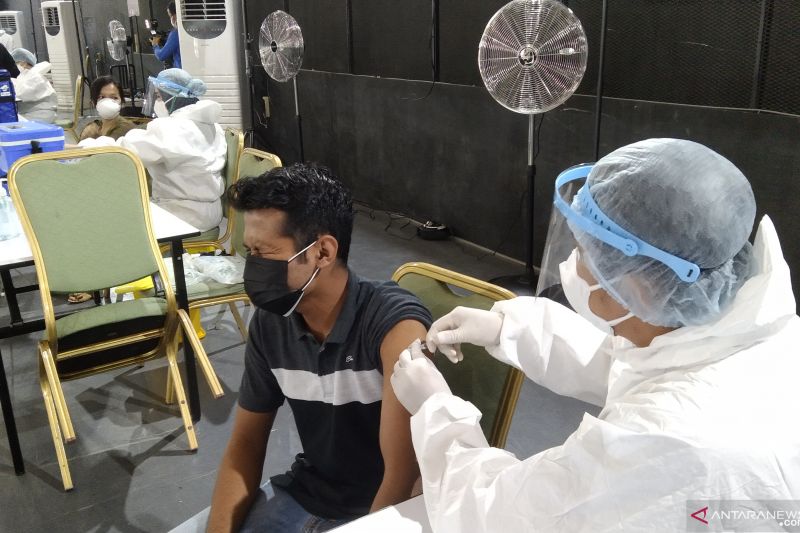 Polda Metro genjot vaksinasi COVID-19 di wilayah aglomerasi