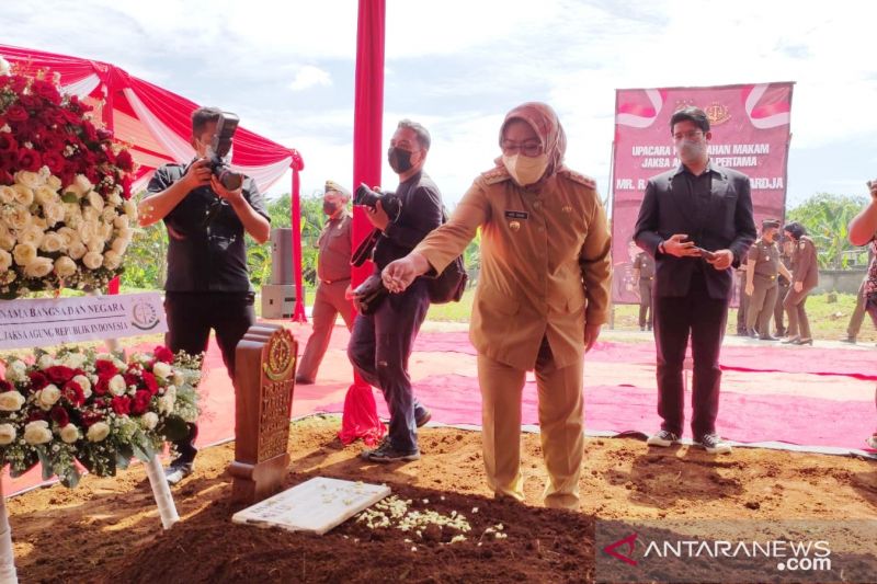 Bupati Bogor sambut baik pemindahan makam Jaksa Agung pertama